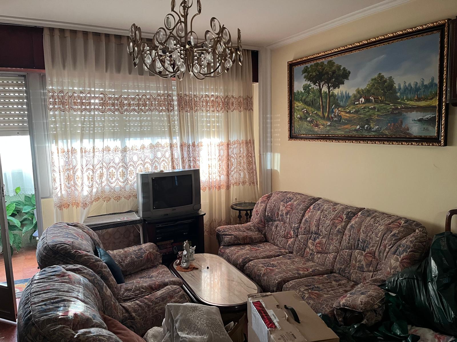 Vaciado de piso en Vigo — salón completo