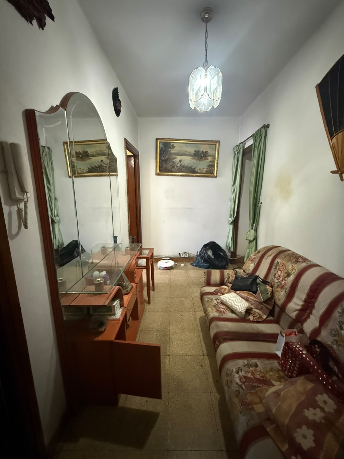 Vaciado de vivienda en Vigo — recibidor y estar