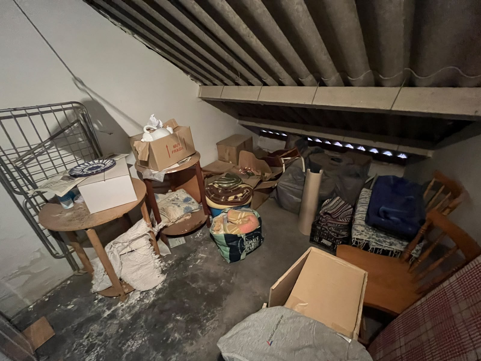 Vaciado de trastero en Vigo — cajas y enseres