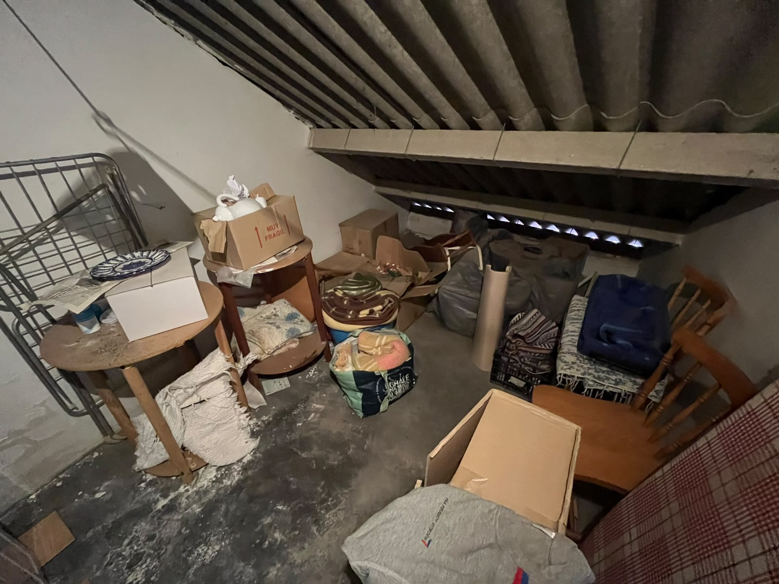 Vaciado de trastero en Vigo — enseres almacenados